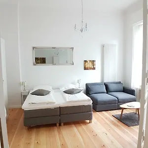Lang Re By Rockchair L Superhost Status L 2 Bedrooms Boxspringbeds In Center - Cozy Family & Business Flair Welcomes You! , Berlin Deutschland